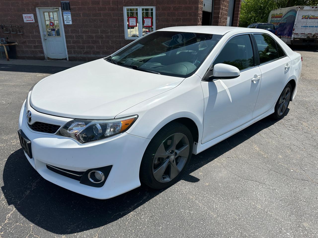 Used 2014 Toyota Camry SE/2.5L/LOW KMS/NAVIGATION/REAR CAMERA/CERTIFIED for sale in Cambridge, ON