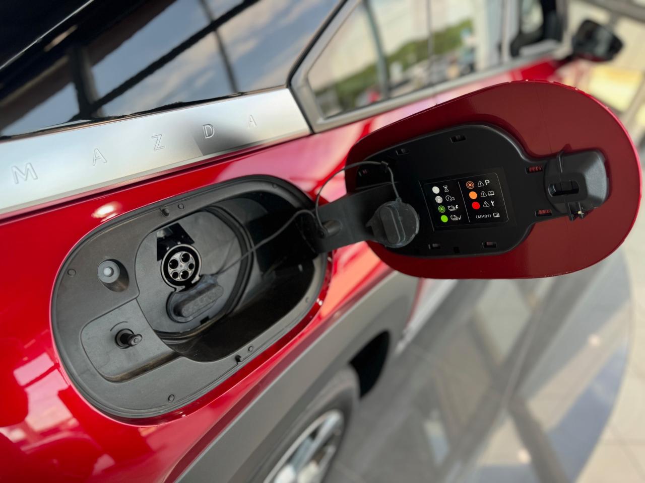 2023 Mazda MX-3 0 EV GT Photo