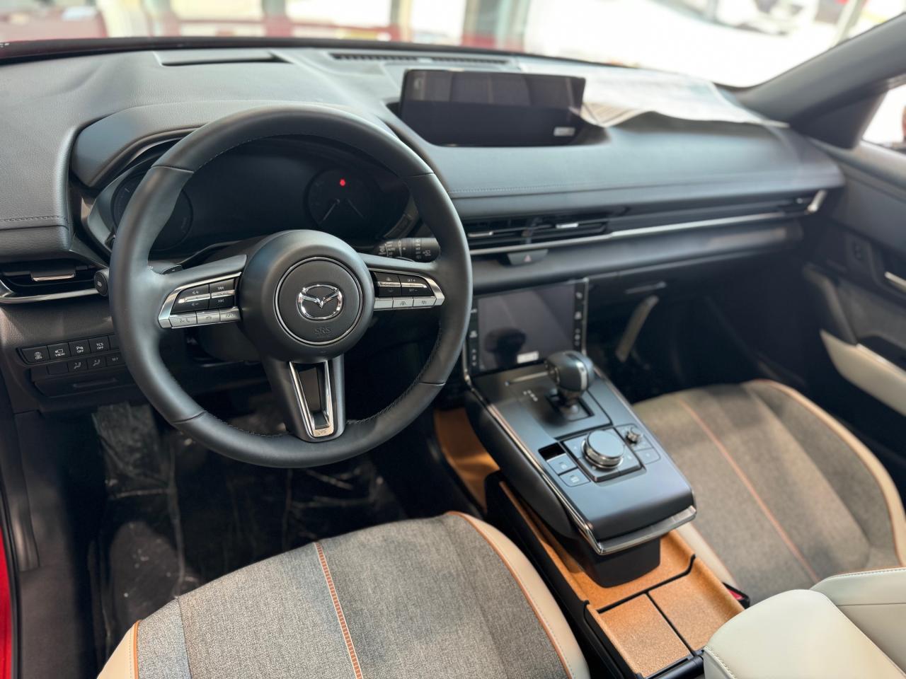 2023 Mazda MX-3 0 EV GT Photo