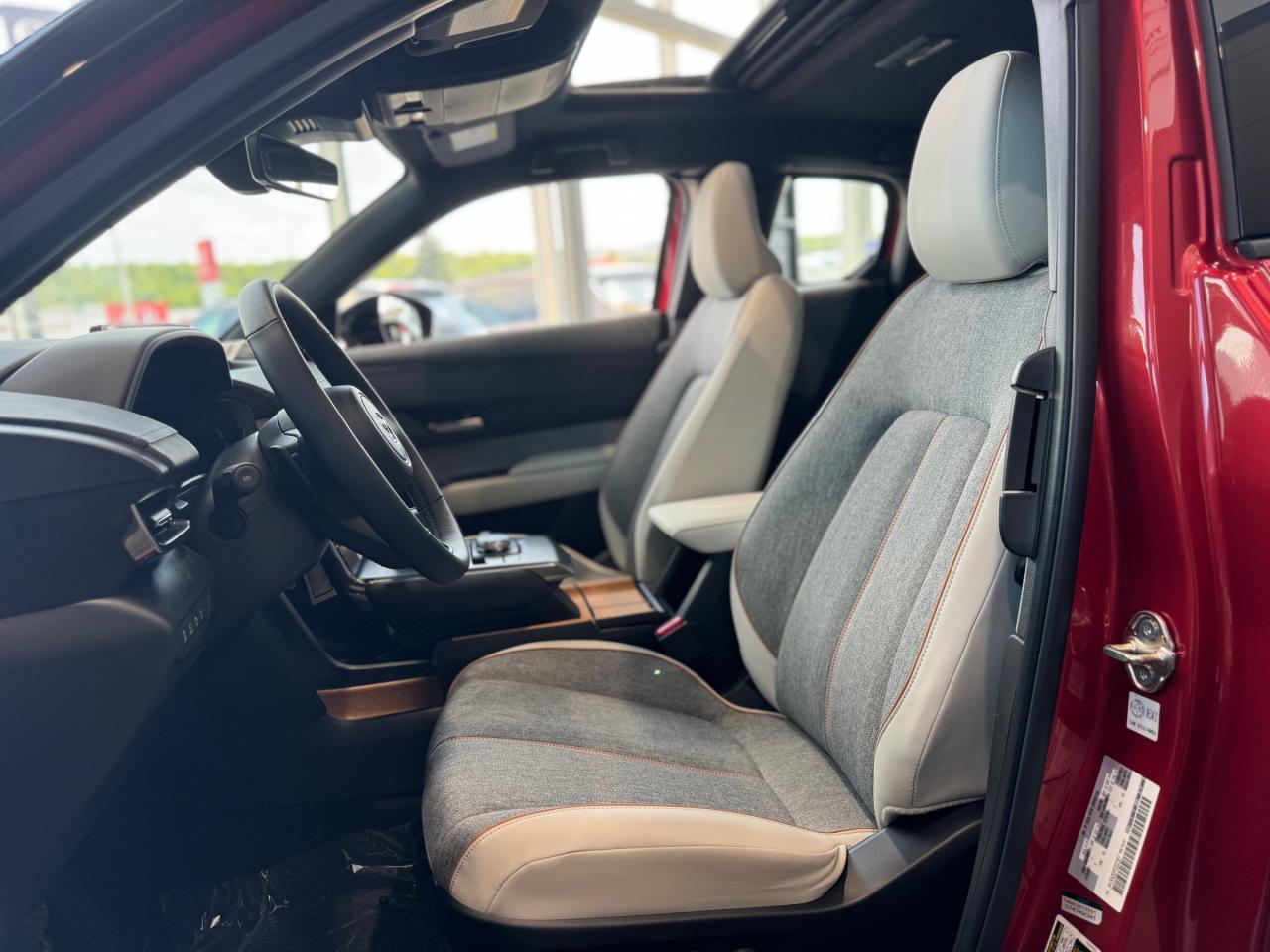 2023 Mazda MX-3 0 EV GT Photo