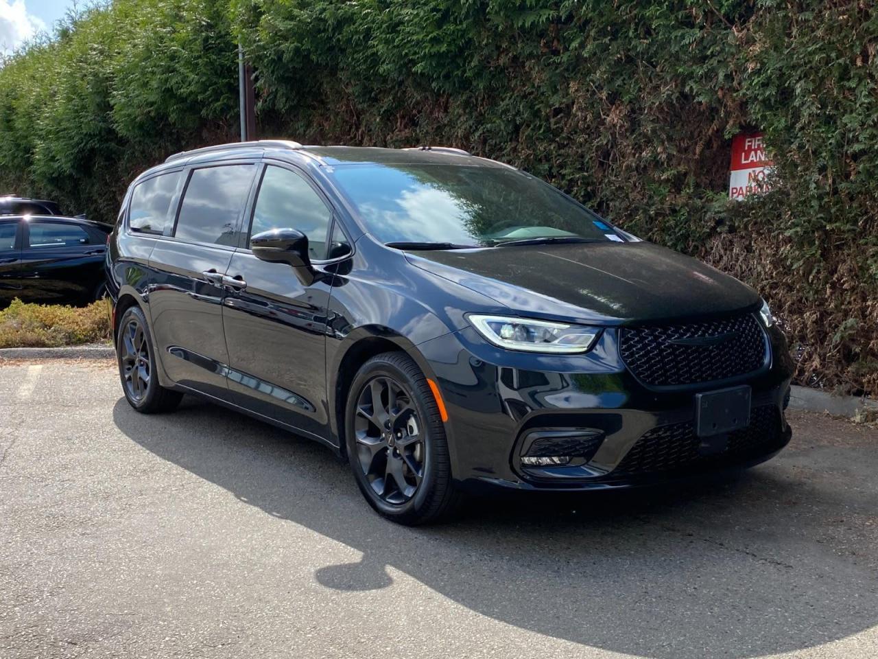 Used 2022 Chrysler Pacifica  for sale in Surrey, BC