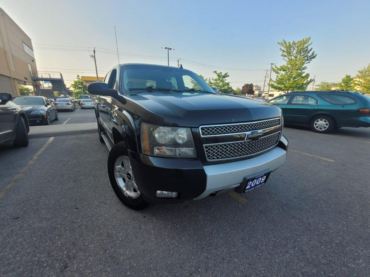 2009 Chevrolet Avalanche Z71, 4X4, Leather Sunroof, Auto, Warranty availabl