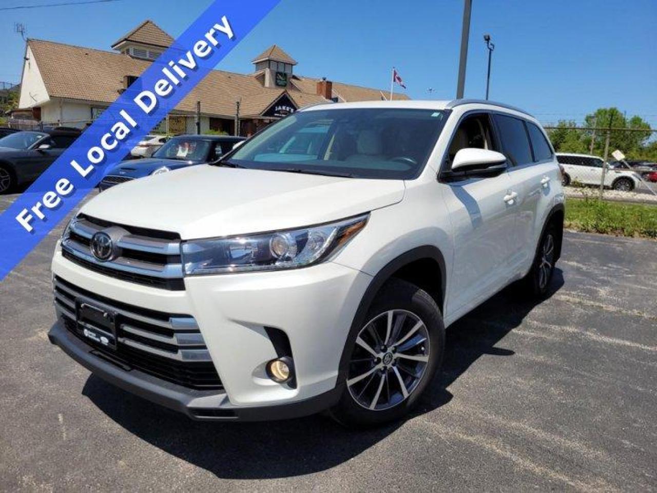 Used 2017 Toyota Highlander XLE XLE - Navigation, Sunroof, Leather, Power Liftgate, Safety Sense, Heated + Power Seat & More! for sale in Guelph, ON