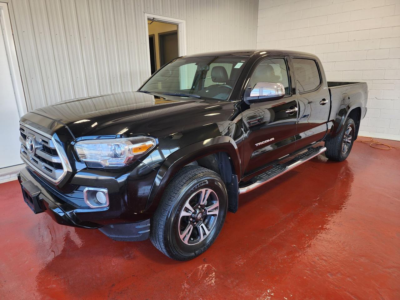 Used 2016 Toyota Tacoma Limited 4x4 for sale in Pembroke, ON