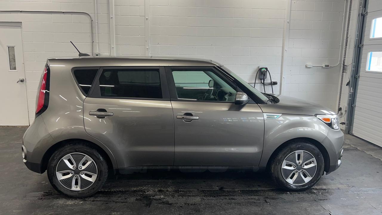 2018 Kia Soul EV EV Luxury - Photo #8