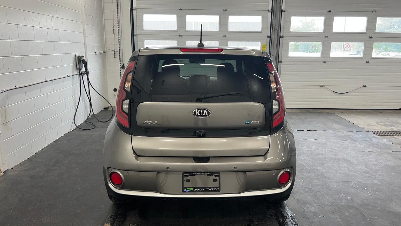 2018 Kia Soul EV EV Luxury - Photo #11