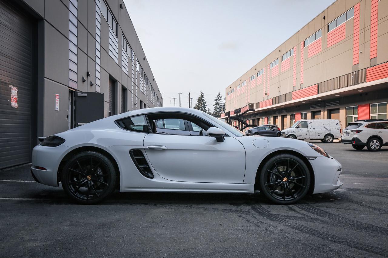 2018 Porsche 718 Cayman Coupe - Photo #4
