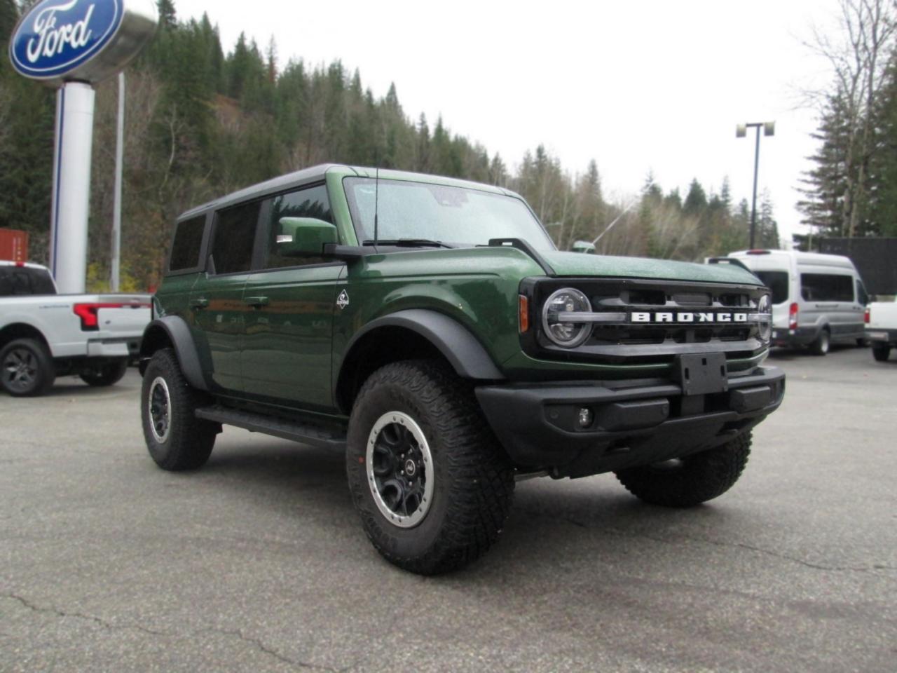 2023 Ford Bronco Outer Banks Photo0