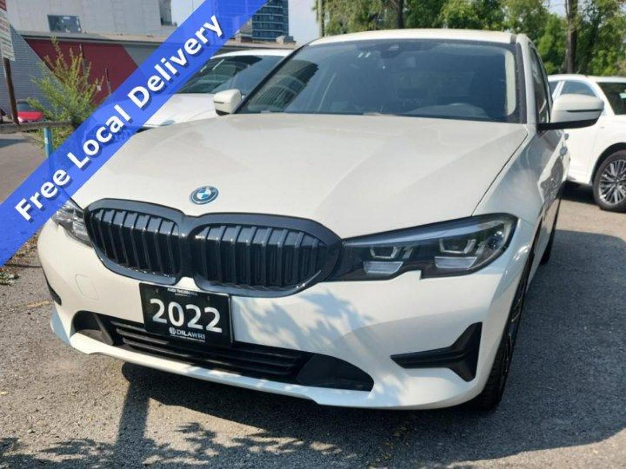 Used 2022 BMW 3 Series 330e iPerformance Plug-in Hybrid, Leather, Navi, Sunroof, Bluetooth, Rear Camera & More! for sale in Guelph, ON