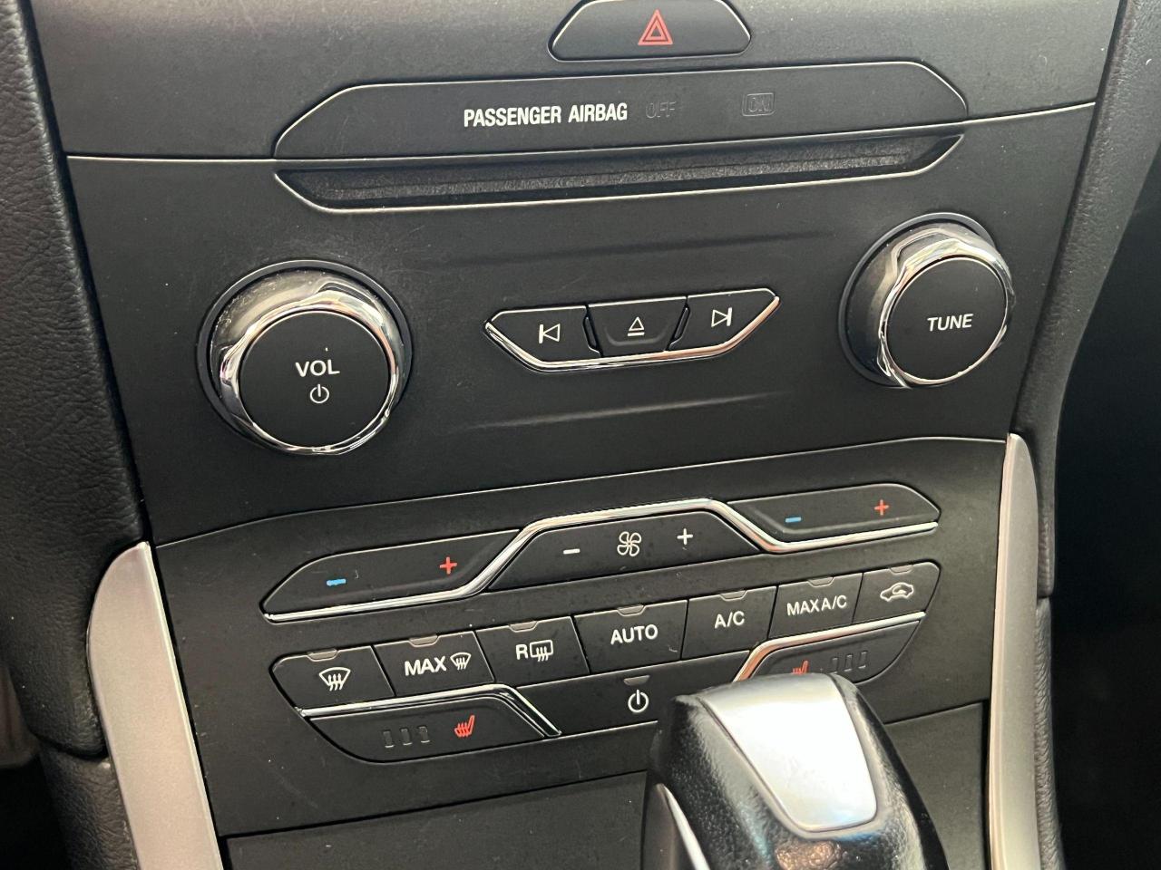 2018 Ford Edge SEL+PanoRoof+New Tires & Brakes+GPS++CLEAN CARFAX - Photo #24