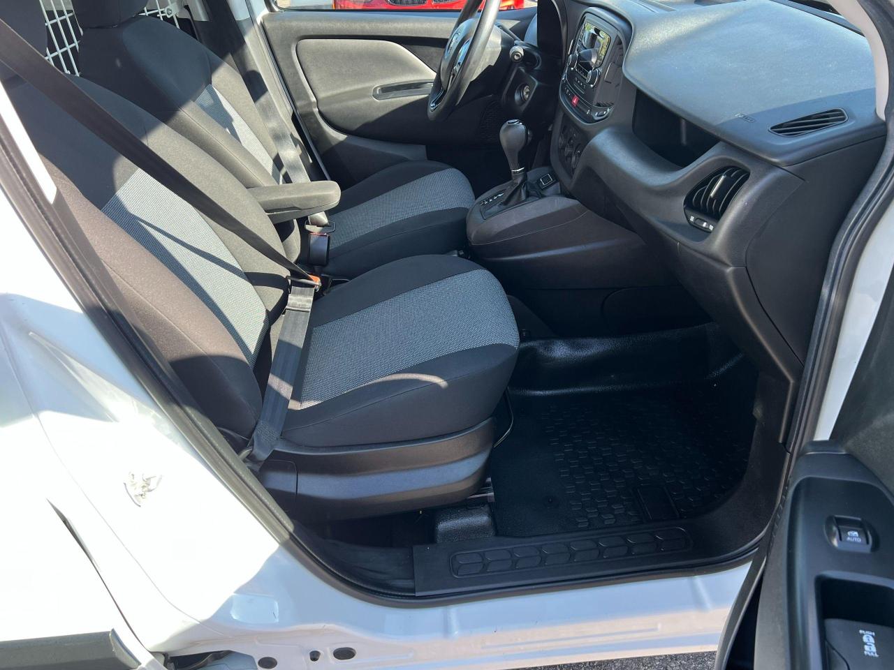2017 RAM ProMaster ST+New Tires+A/C+AUX & USB Input - Photo #16