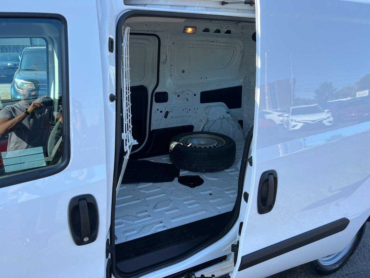 2017 RAM ProMaster ST+New Tires+A/C+AUX & USB Input - Photo #18