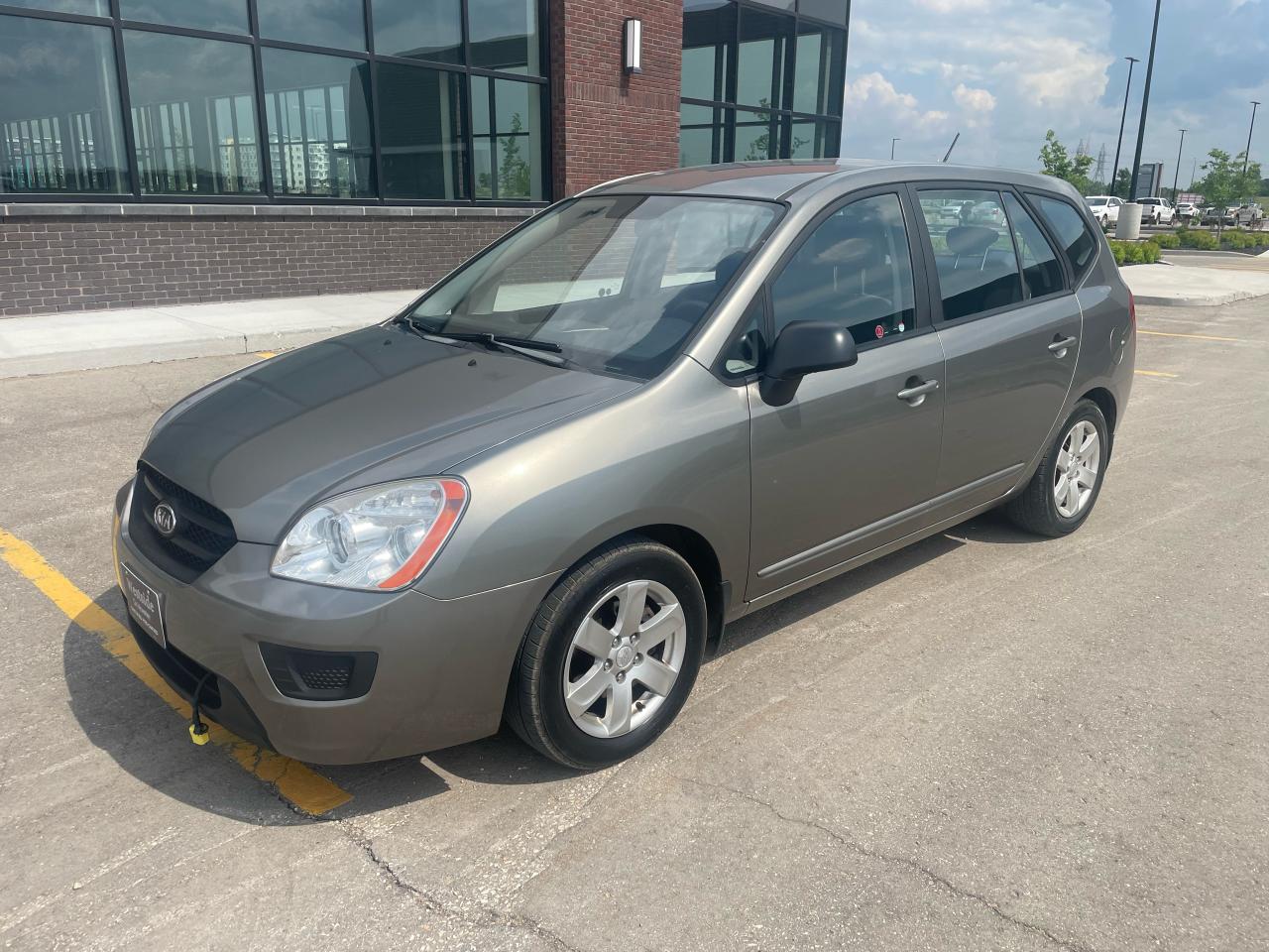 Used 2009 Kia Rondo LX for sale in Winnipeg, MB