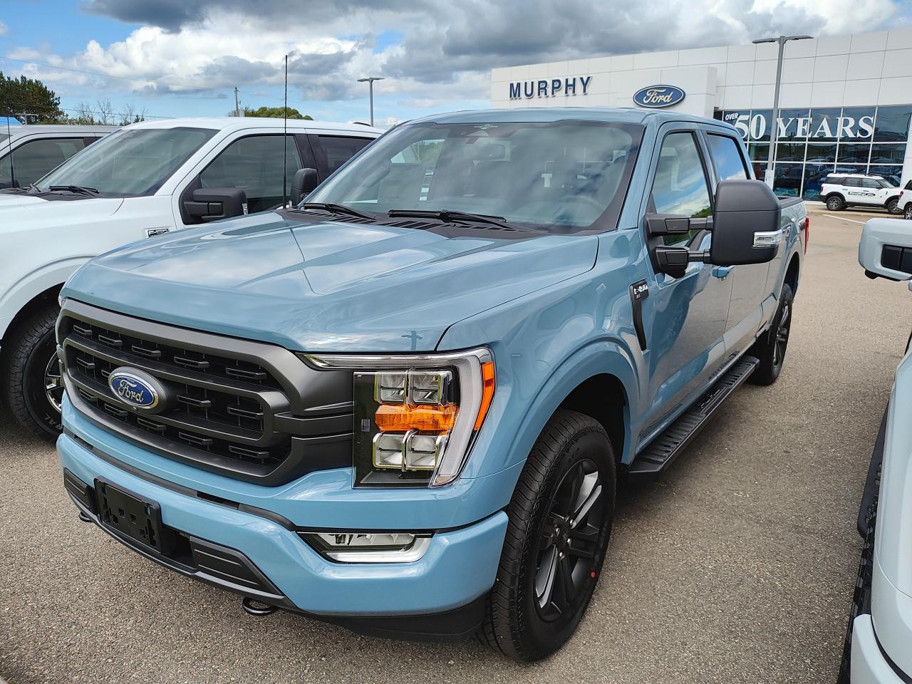 2023 Ford F-150 XLT Photo0
