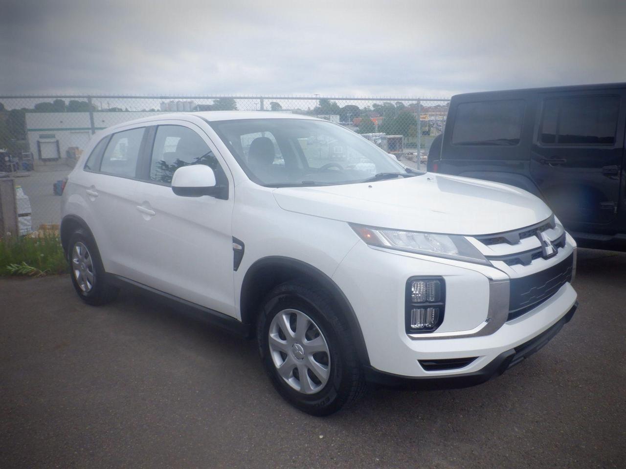 2020 Mitsubishi RVR SE - Photo #1