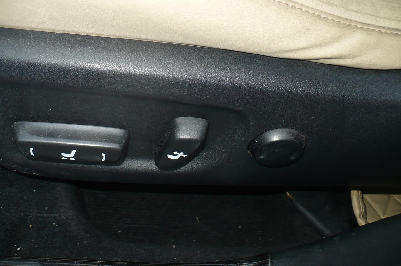 2011 Lexus CT 200h FWD 4dr Hybrid Photo
