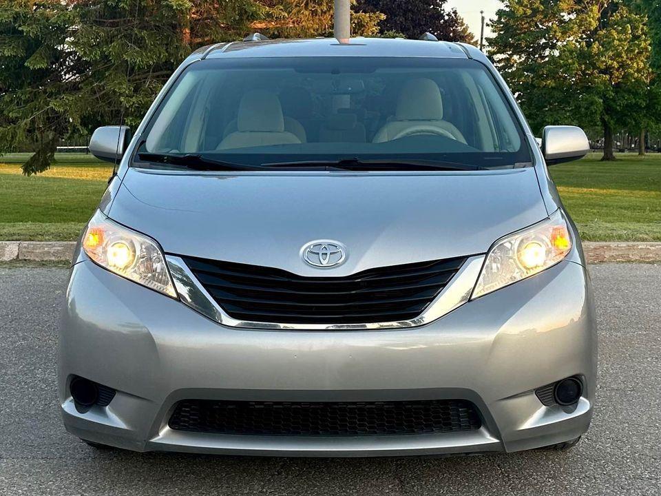 2014 Toyota Sienna 5DR LE 8-PASS FWD - Photo #3