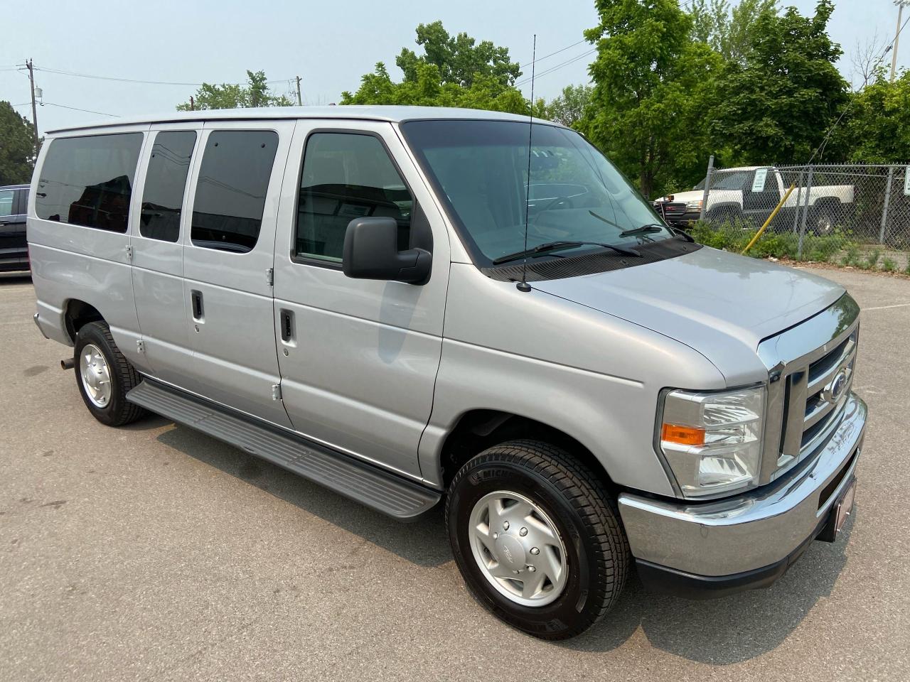 Used 2014 Ford Econoline XLT ** 12 PASS, BACK CAM, REAR A/C ** for sale in St Catharines, ON