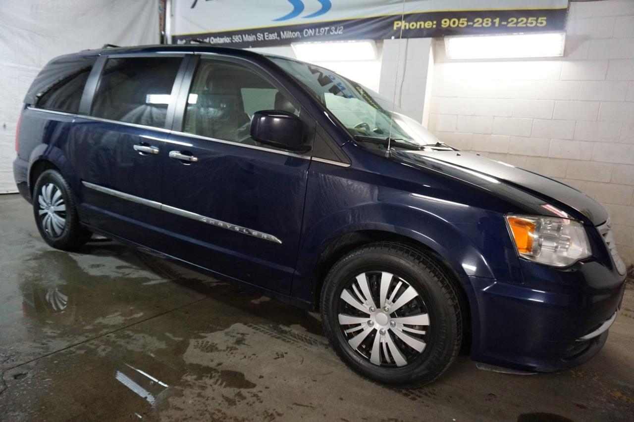Used 2015 Chrysler Town & Country TOURING-L *FREE ACCIDENT* CERTIFIED CAMERA NAV BLUETOOTH DVD LEATHER HEATED SEATS SUNROOF CRUISE for sale in Milton, ON