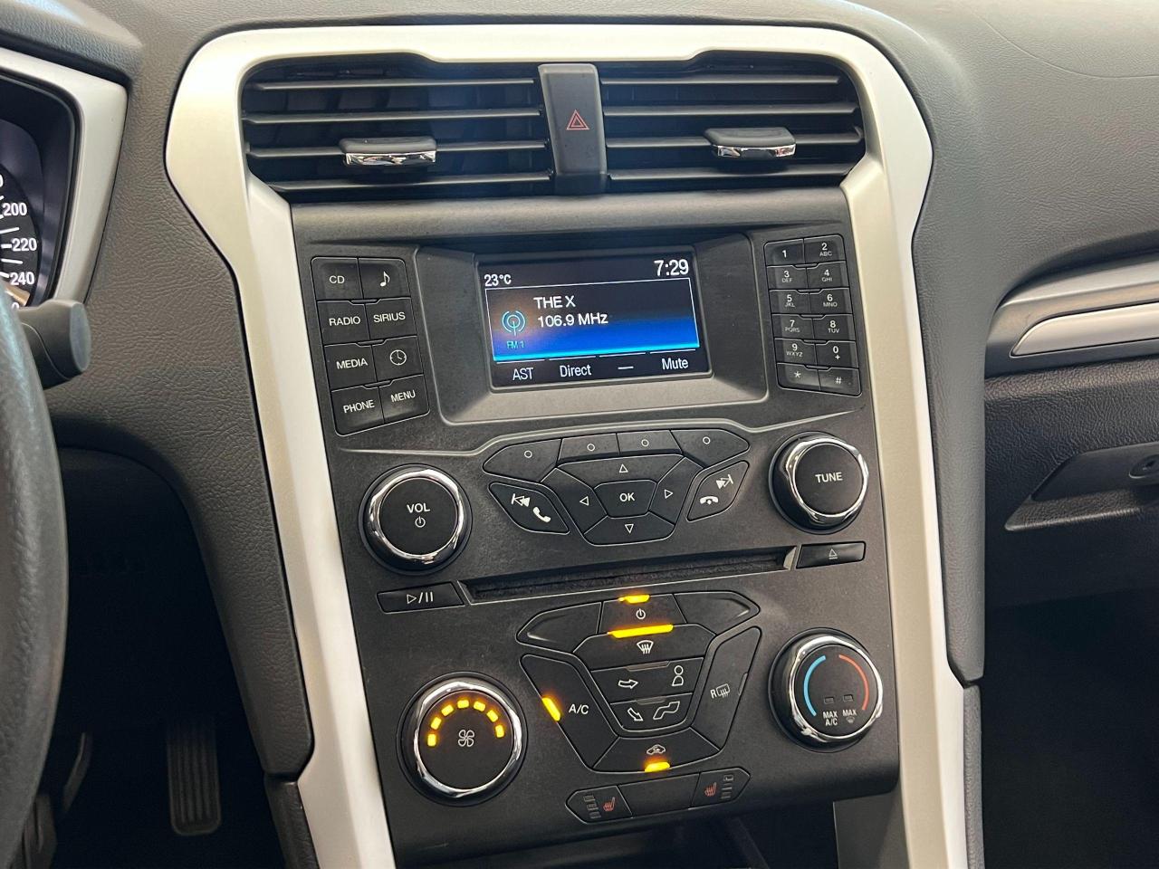 2015 Ford Fusion SE+New Tires+Sensors+A/C+Heated Seats+CLEAN CARFAX - Photo #10