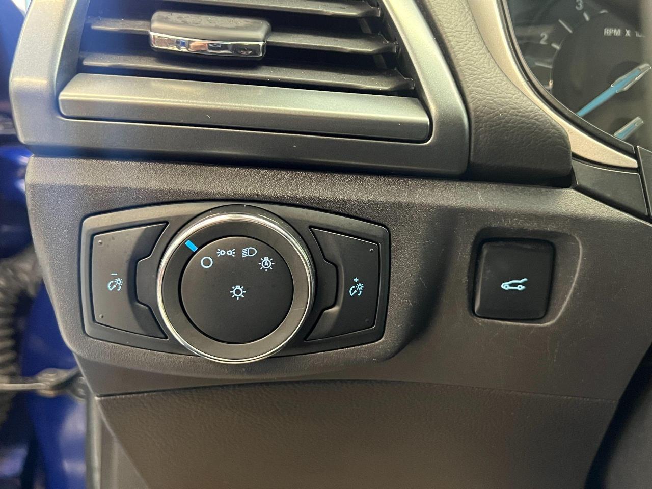 2015 Ford Fusion SE+New Tires+Sensors+A/C+Heated Seats+CLEAN CARFAX - Photo #46