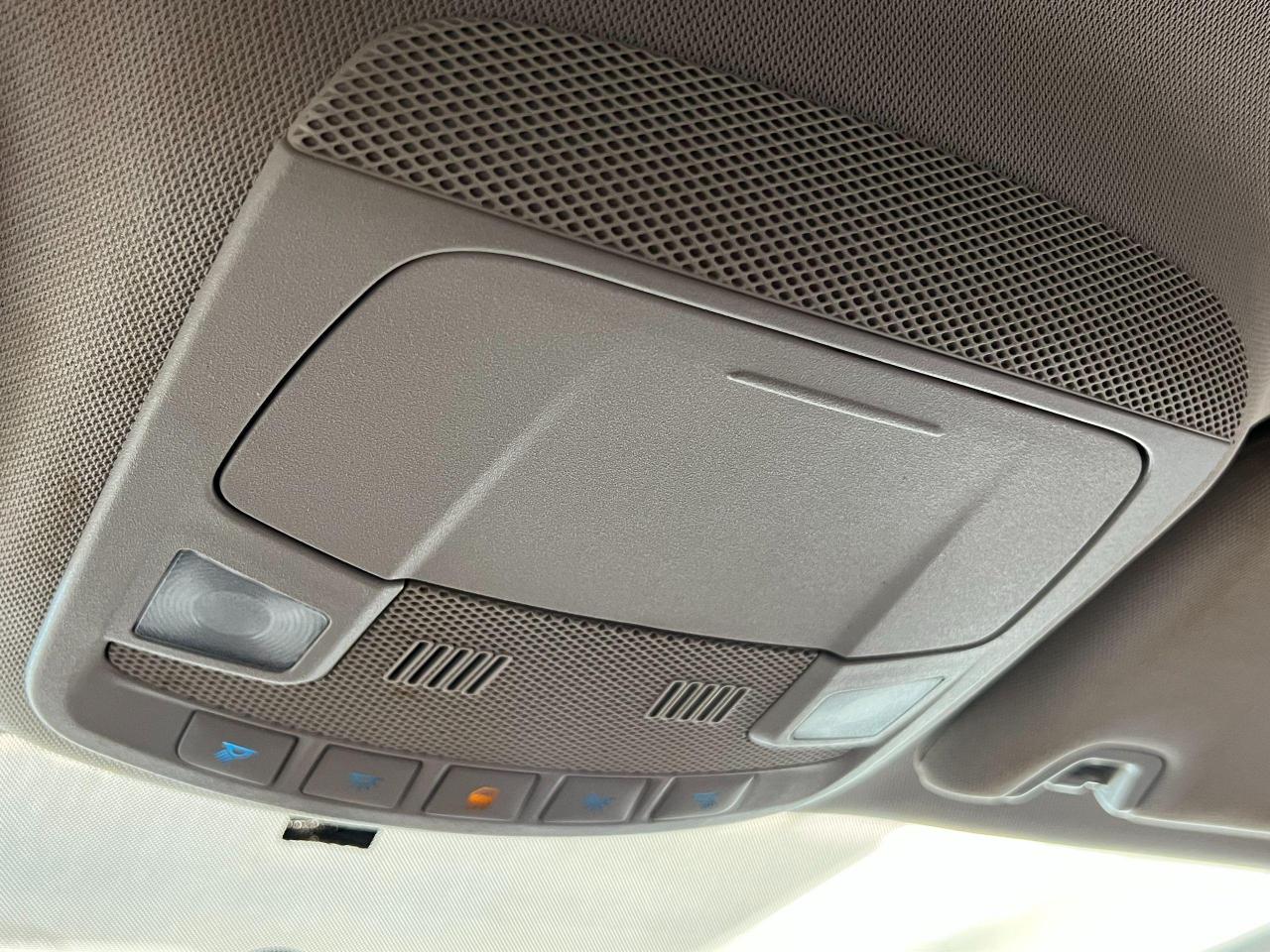 2015 Ford Fusion SE+New Tires+Sensors+A/C+Heated Seats+CLEAN CARFAX - Photo #49