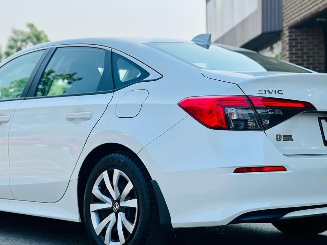 2022 Honda Civic LX Photo4