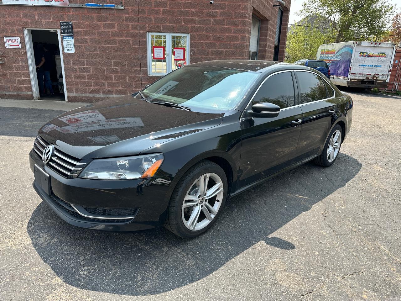 Used 2014 Volkswagen Passat 1.8 TSI Comfortline - SUNROOF - CERTIFIED for sale in Cambridge, ON