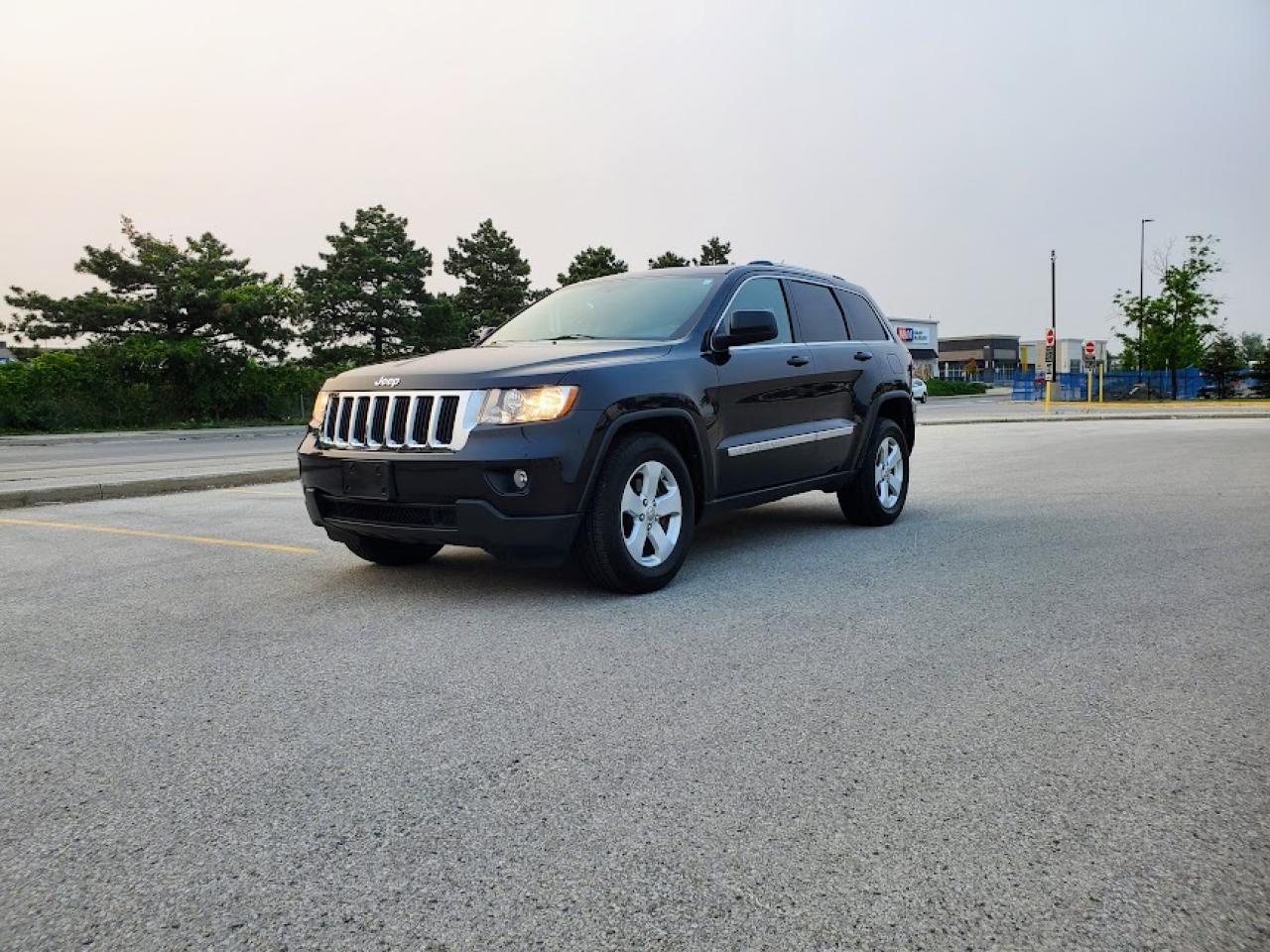 Used 2012 Jeep Grand Cherokee 4X4,REAR CAMERA, DVD,LEATHER, SUNROOF,PUSH BUTTON for sale in Mississauga, ON