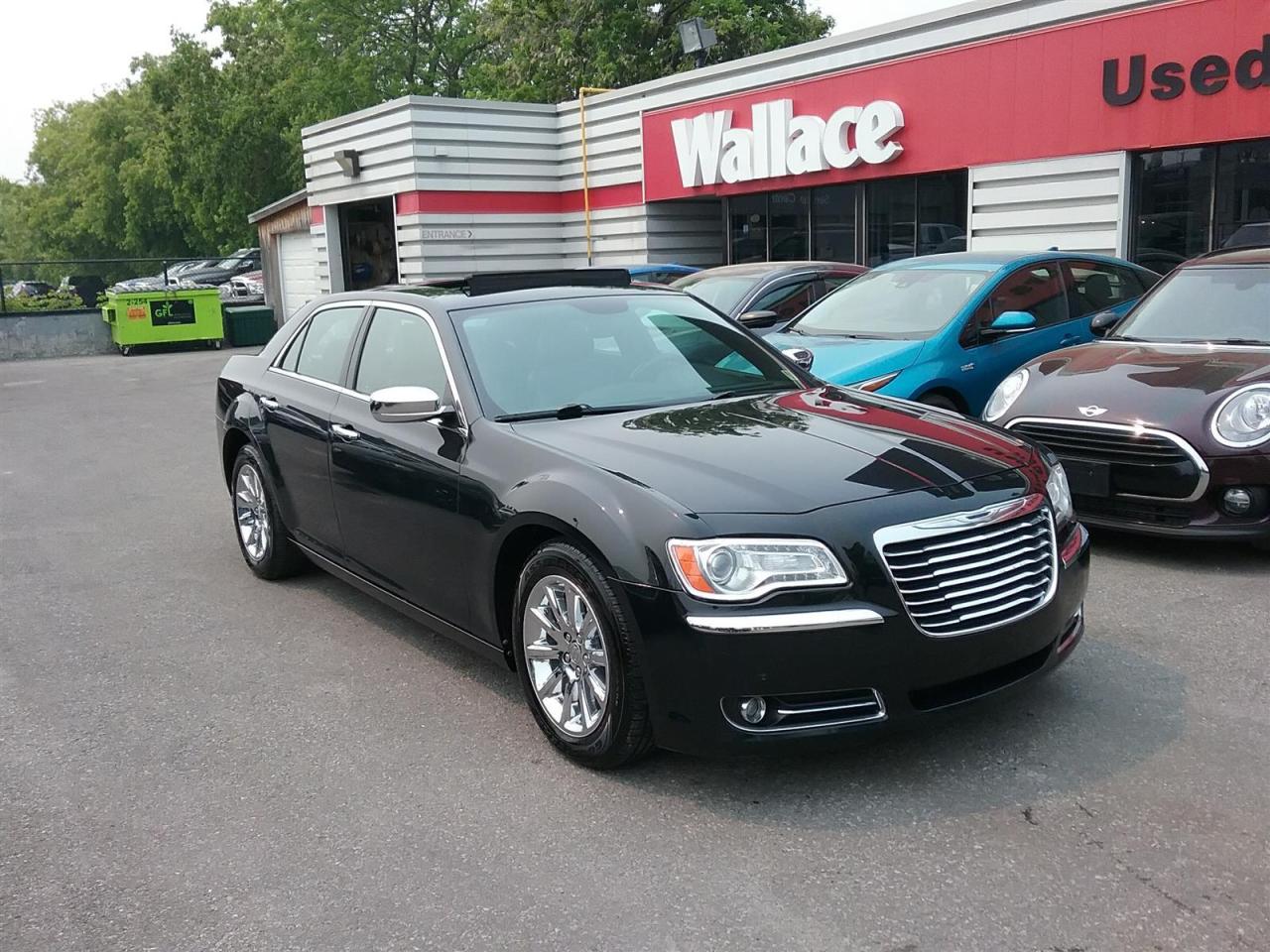 Used 2014 Chrysler 300 300C | PANORAMIC SUNROOF for sale in Ottawa, ON