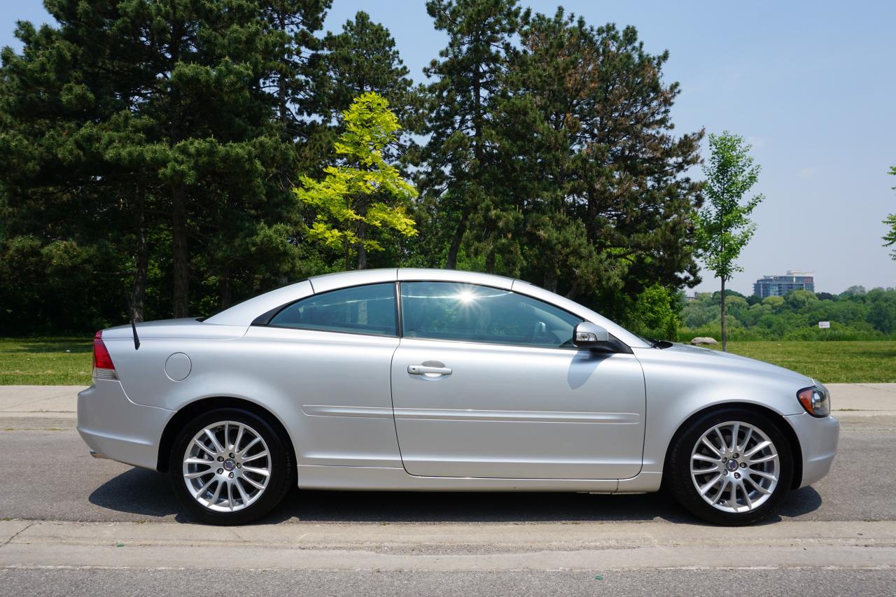 2008 Volvo C70 T5 / HARDTOP CONVERTIBLE / LOCAL CAR / CERTIFIED Photo4