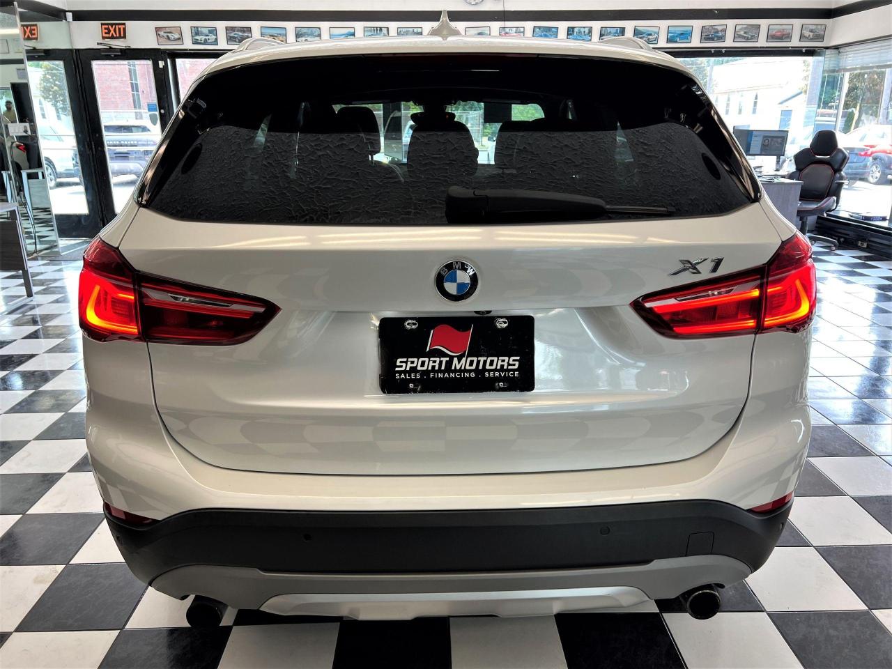 2016 BMW X1 28i Xdrive+Intelligent Safety+Roof+GPS+CLEANCARFAX - Photo #3