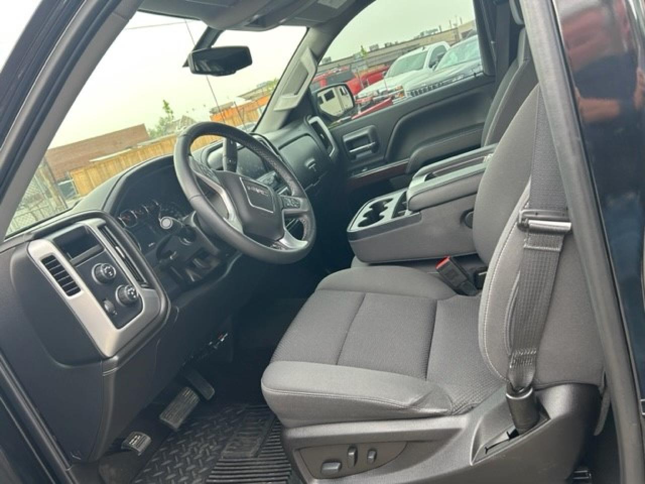 2018 GMC Sierra 1500 4WD Reg Cab 119.0" SLE Photo4