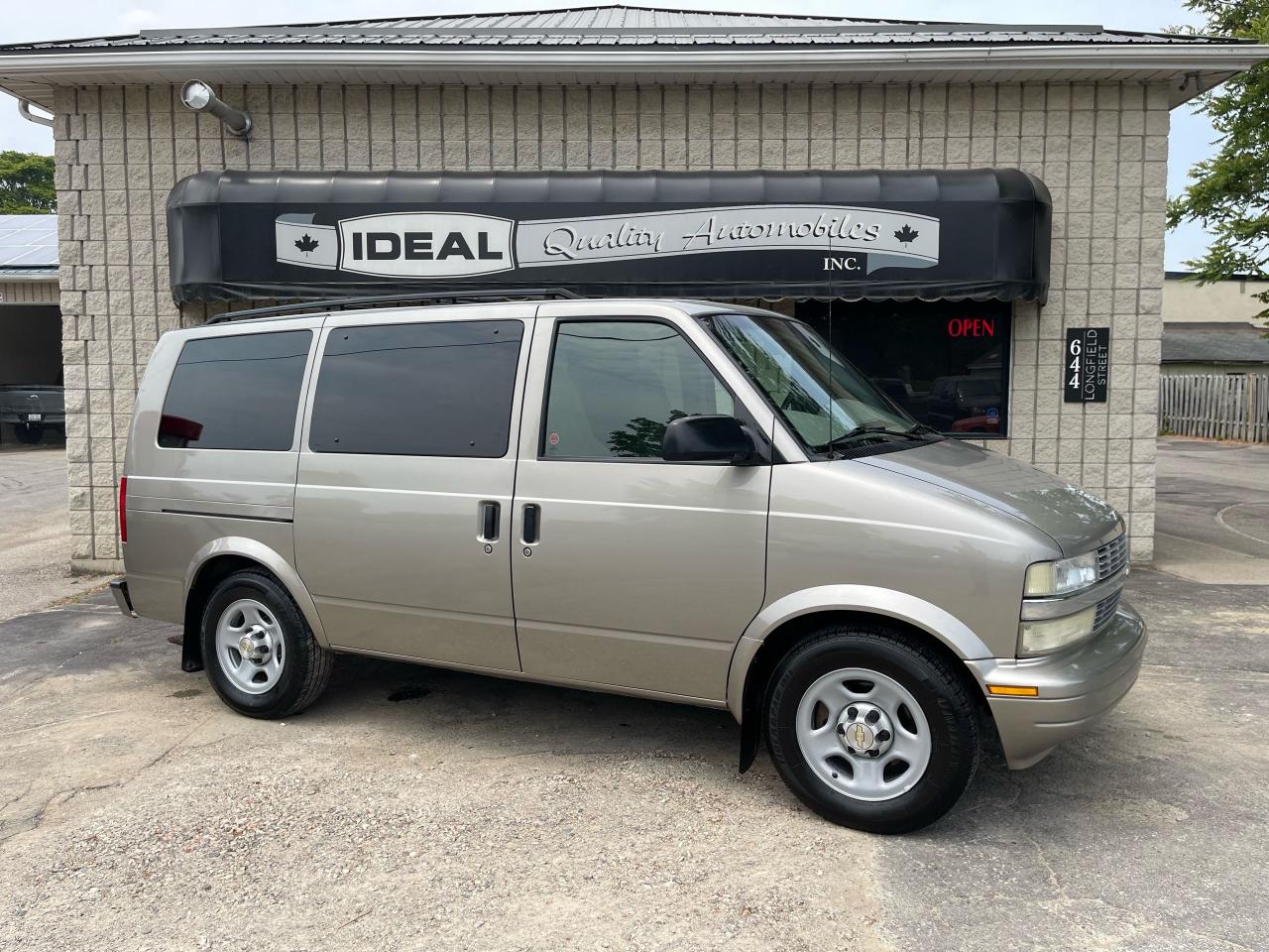 Used 2005 Chevrolet Astro LT for sale in Mount Brydges, ON