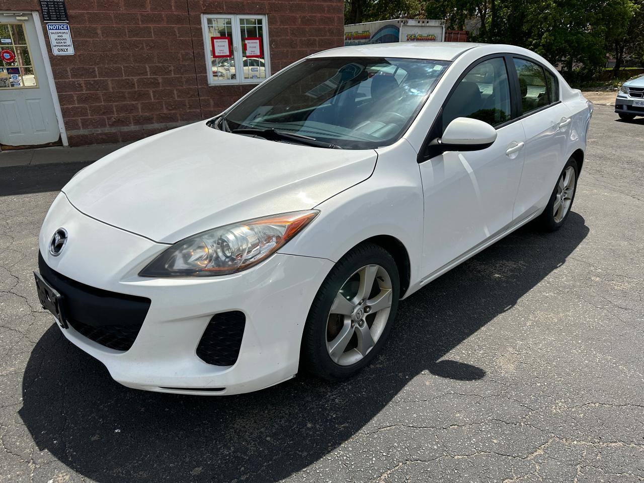 Used 2013 Mazda MAZDA3 GX 2L AUTO/2 SETS OF TIRES/SAFETY INCLUDED for sale in Cambridge, ON