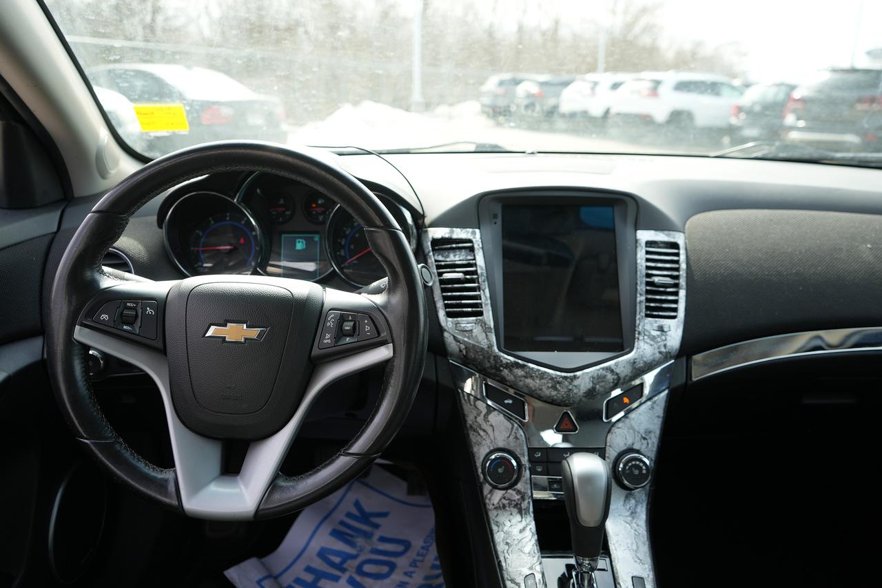 2015 Chevrolet Cruze 2LT Photo