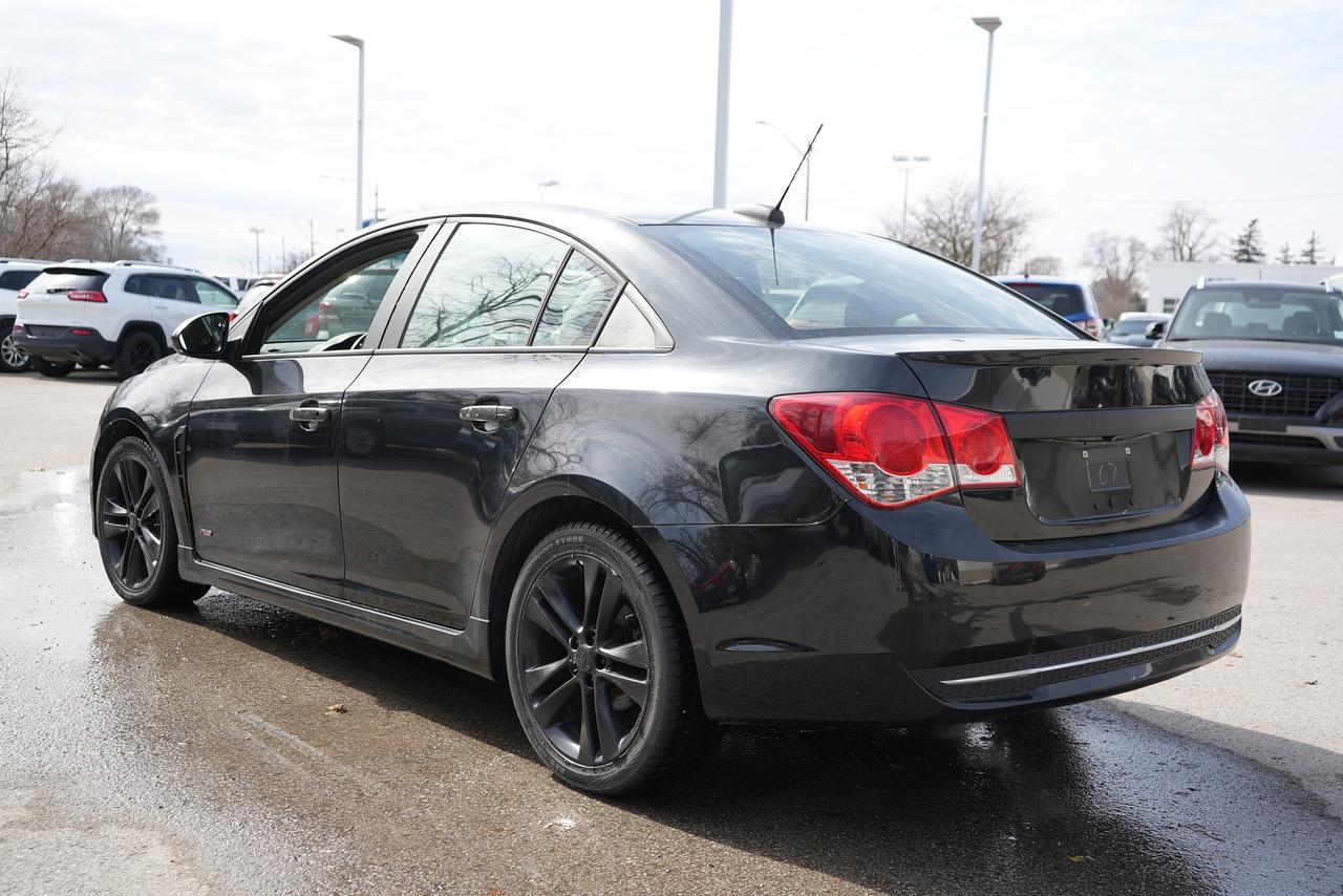 2015 Chevrolet Cruze 2LT Photo