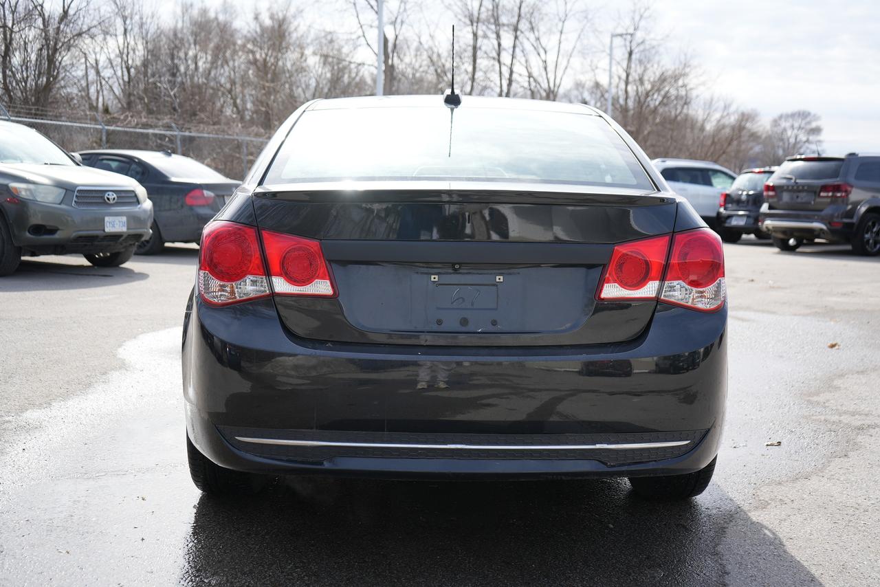 2015 Chevrolet Cruze 2LT Photo