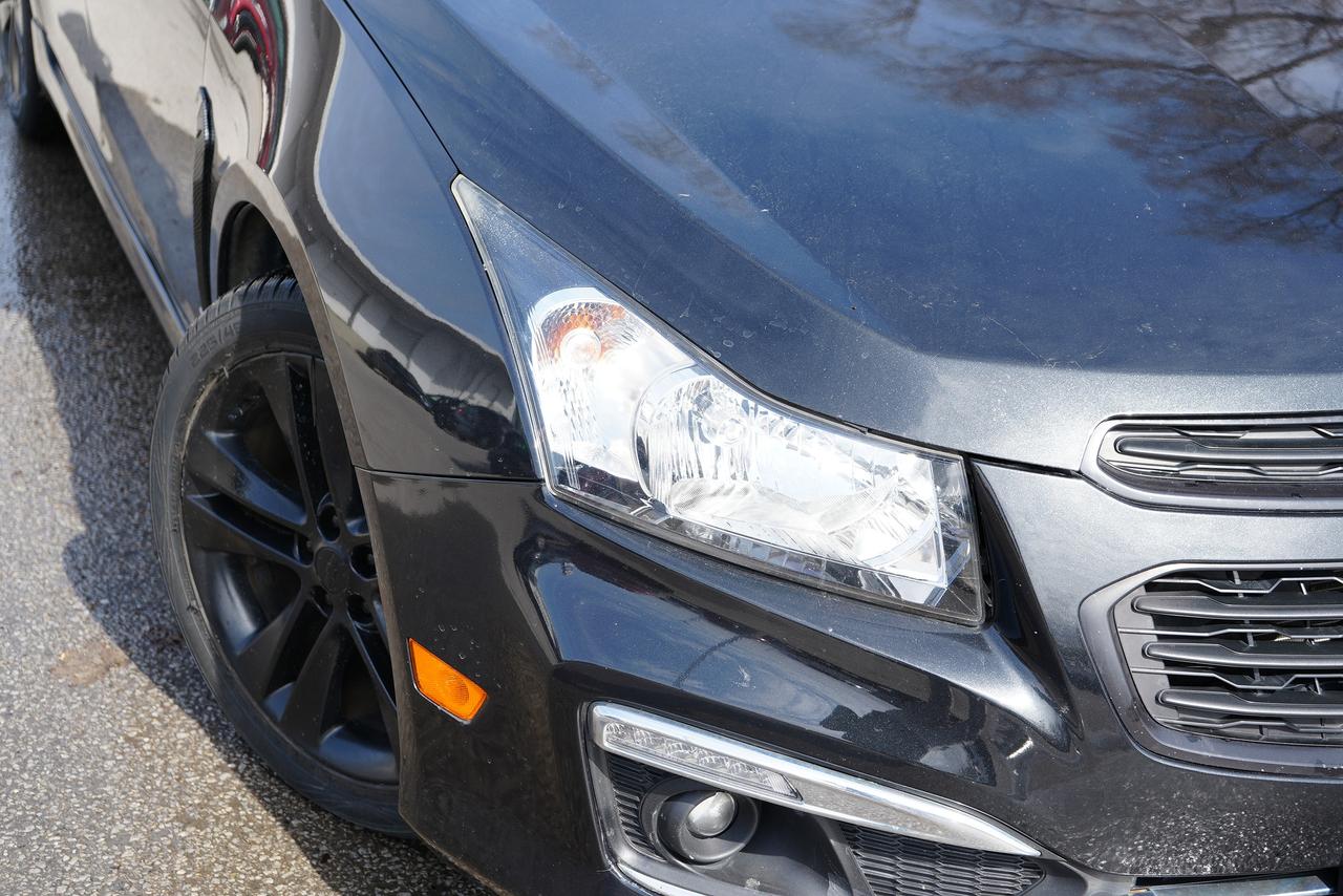 2015 Chevrolet Cruze 2LT Photo
