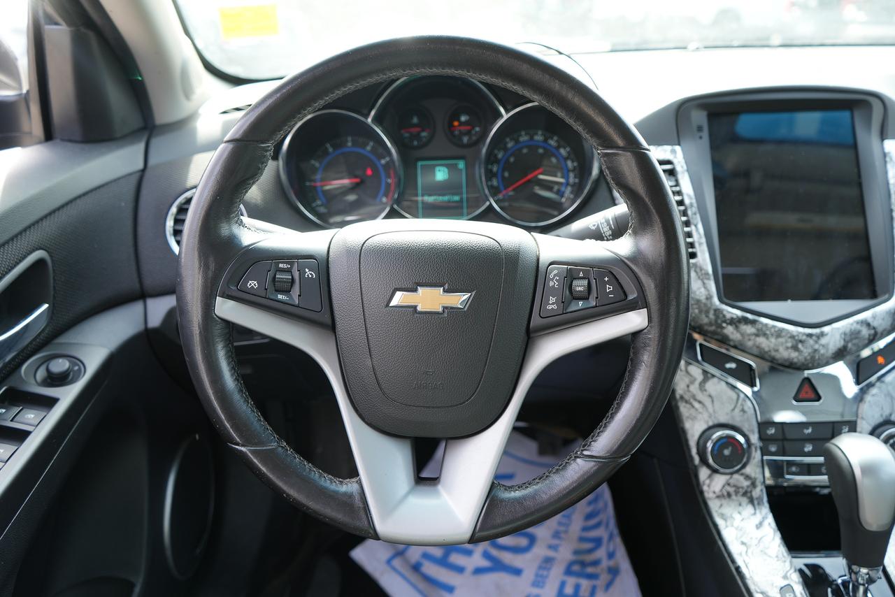 2015 Chevrolet Cruze 2LT Photo