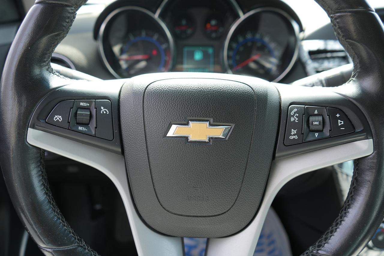 2015 Chevrolet Cruze 2LT Photo