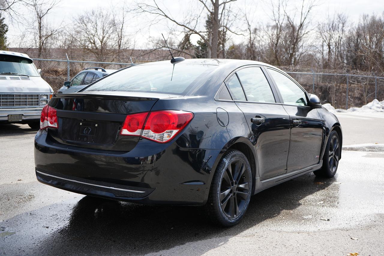 2015 Chevrolet Cruze 2LT Photo4