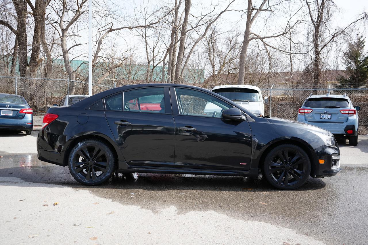 2015 Chevrolet Cruze 2LT Photo