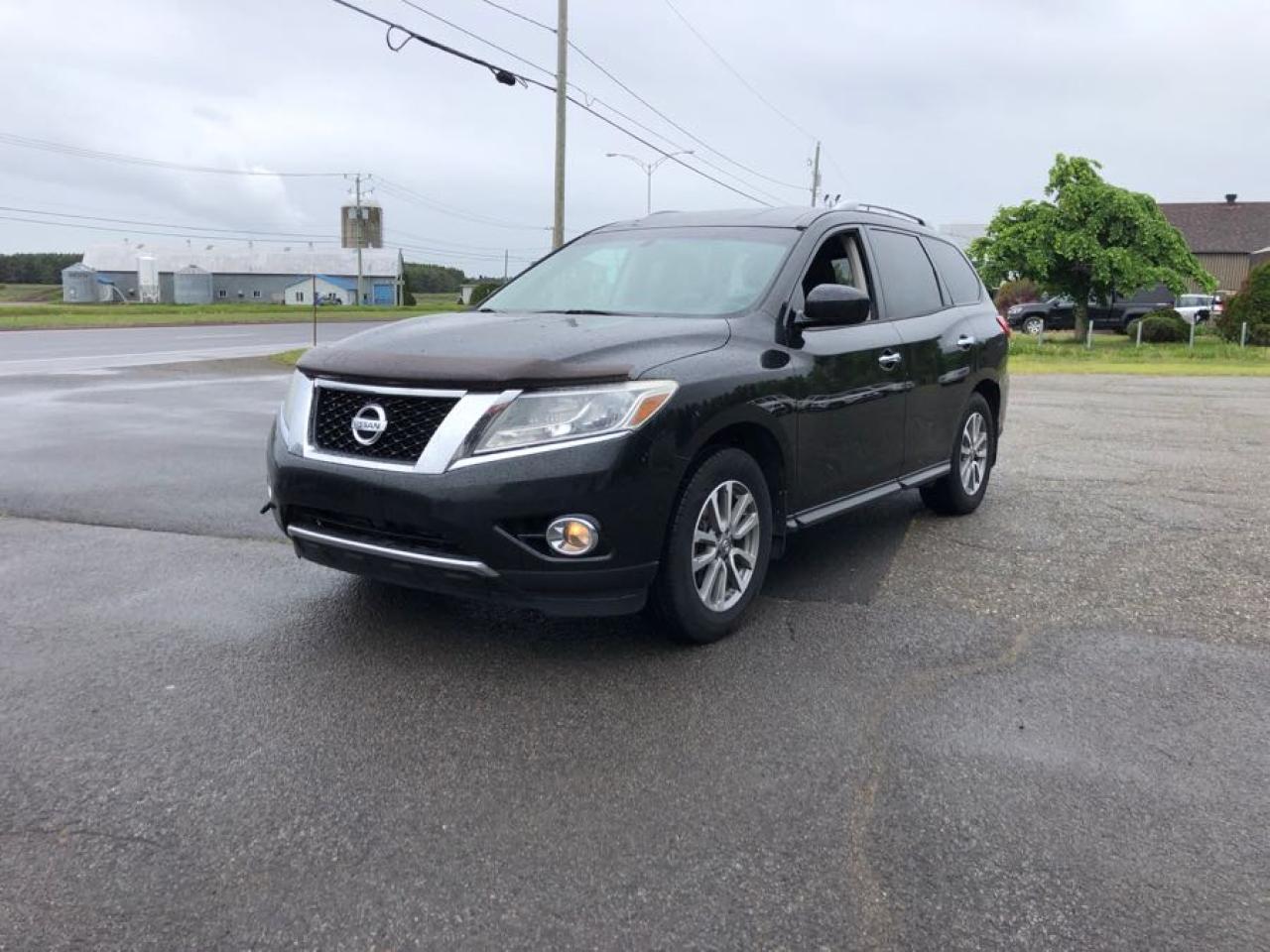Used 2014 Nissan Pathfinder SV AWD for sale in Scarborough, ON