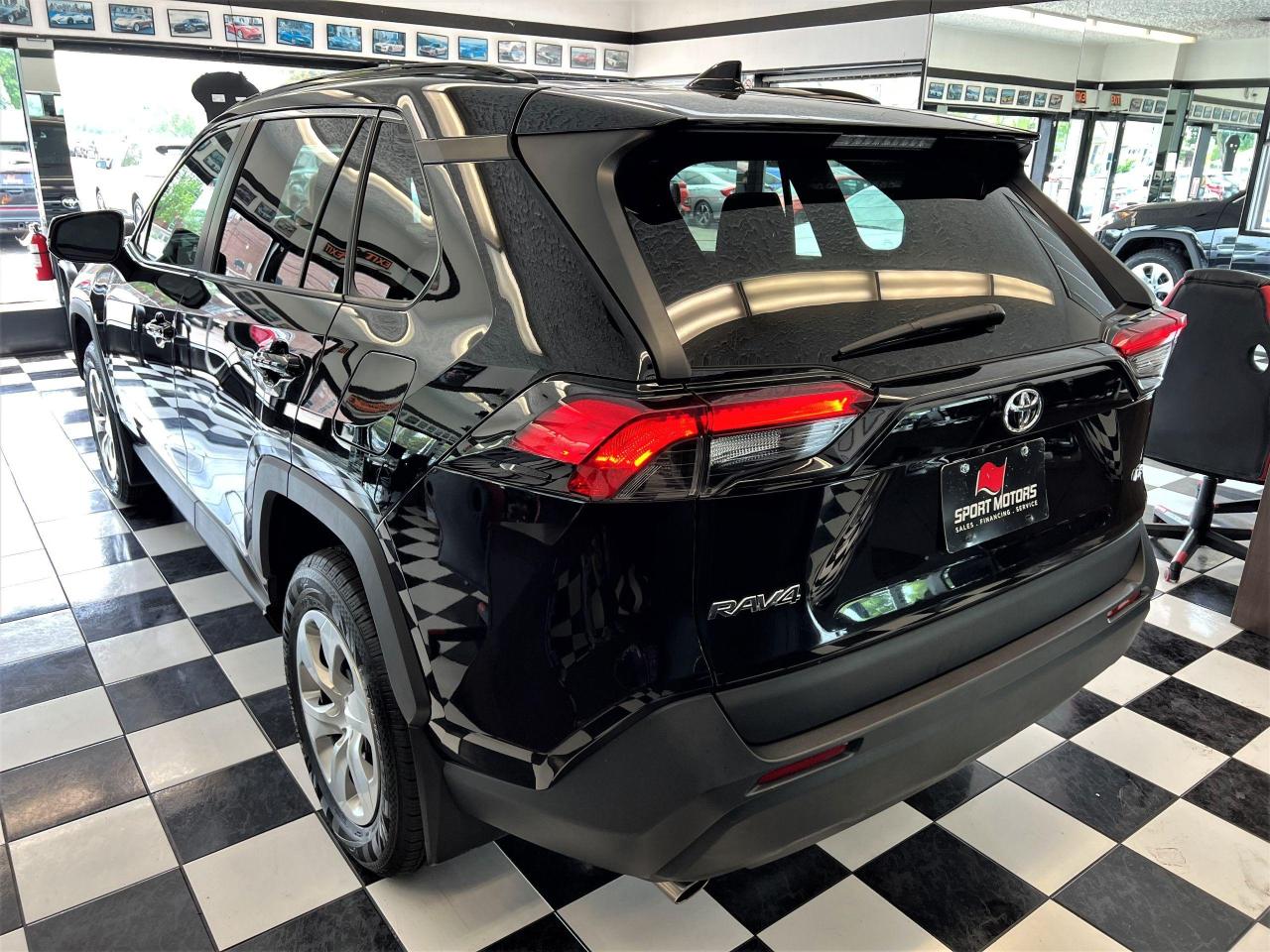 2019 Toyota RAV4 LE+New Tires+Camera+ApplePlay+LaneKeep+CLEANCARFAX - Photo #2