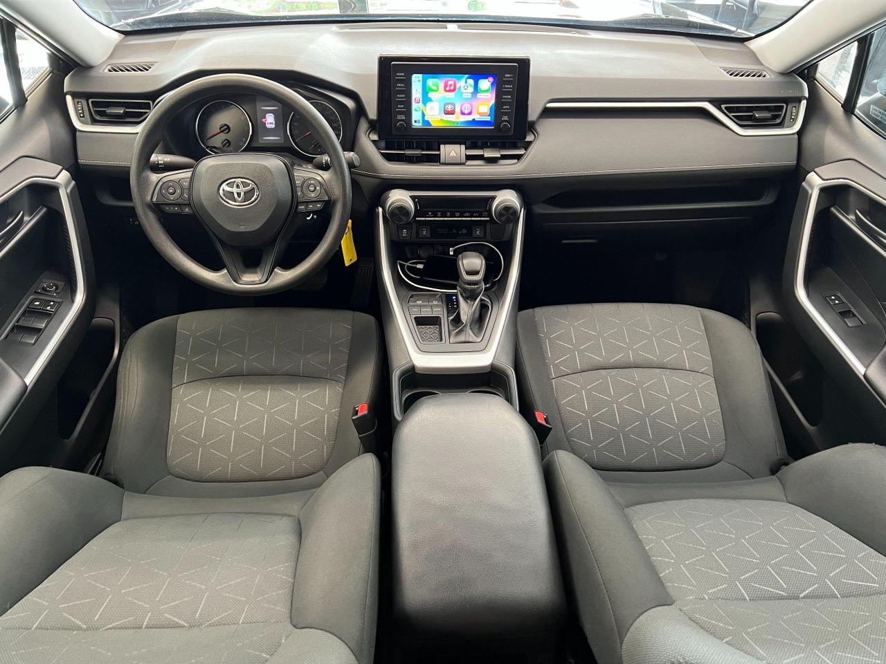 2019 Toyota RAV4 LE+New Tires+Camera+ApplePlay+LaneKeep+CLEANCARFAX - Photo #8