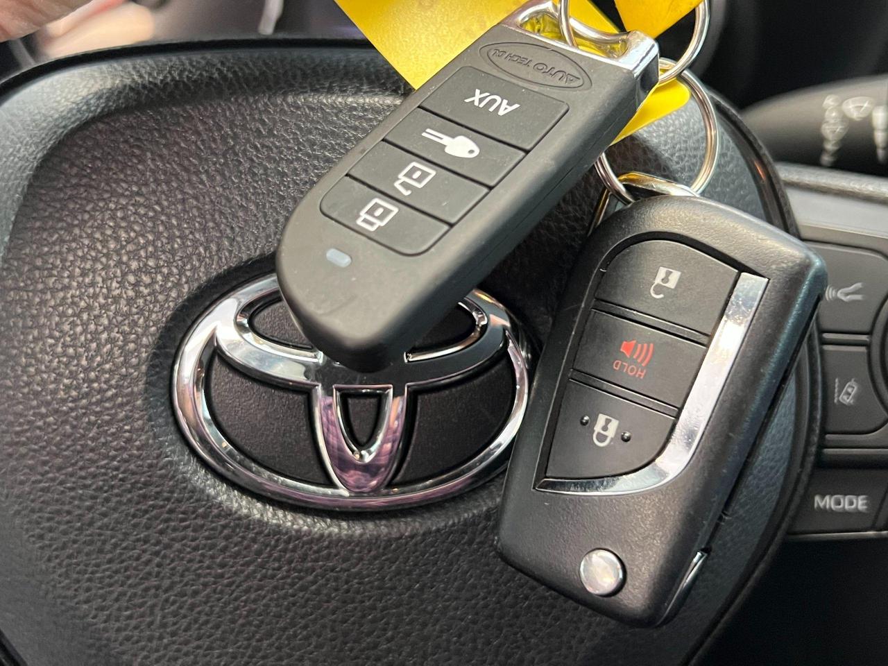 2019 Toyota RAV4 LE+New Tires+Camera+ApplePlay+LaneKeep+CLEANCARFAX - Photo #16