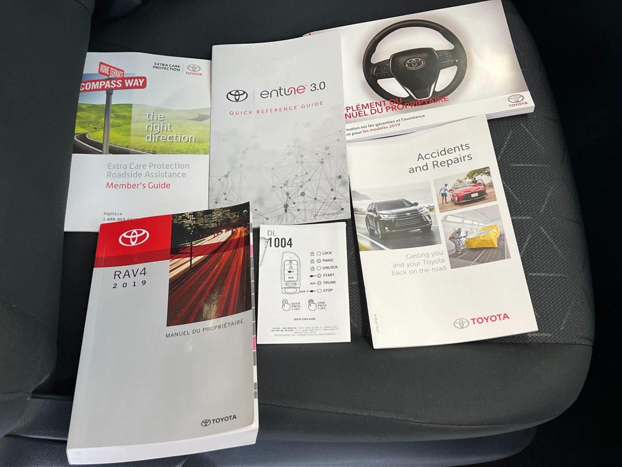 2019 Toyota RAV4 LE+New Tires+Camera+ApplePlay+LaneKeep+CLEANCARFAX - Photo #27