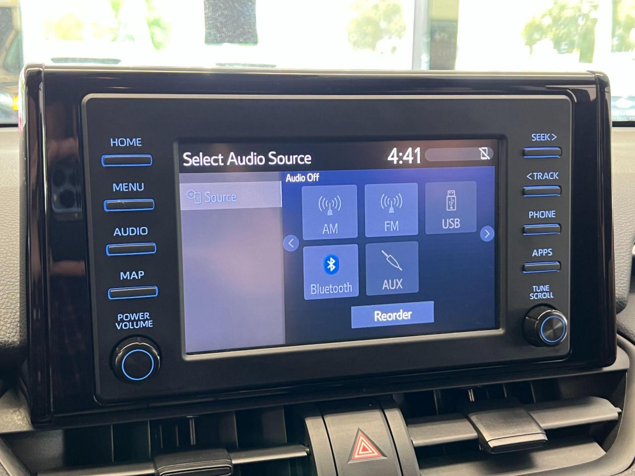 2019 Toyota RAV4 LE+New Tires+Camera+ApplePlay+LaneKeep+CLEANCARFAX - Photo #34