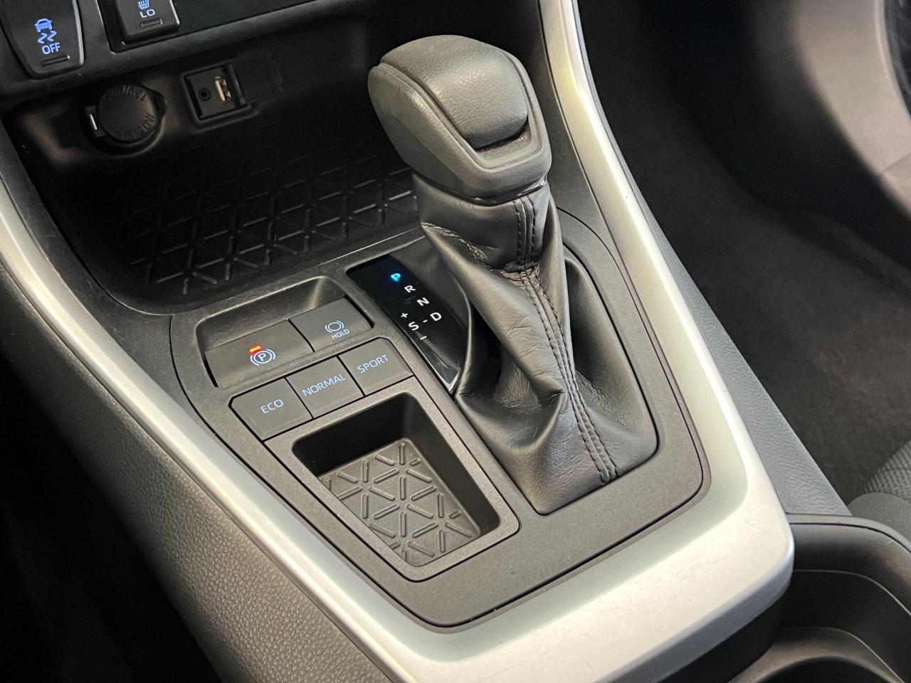 2019 Toyota RAV4 LE+New Tires+Camera+ApplePlay+LaneKeep+CLEANCARFAX - Photo #36